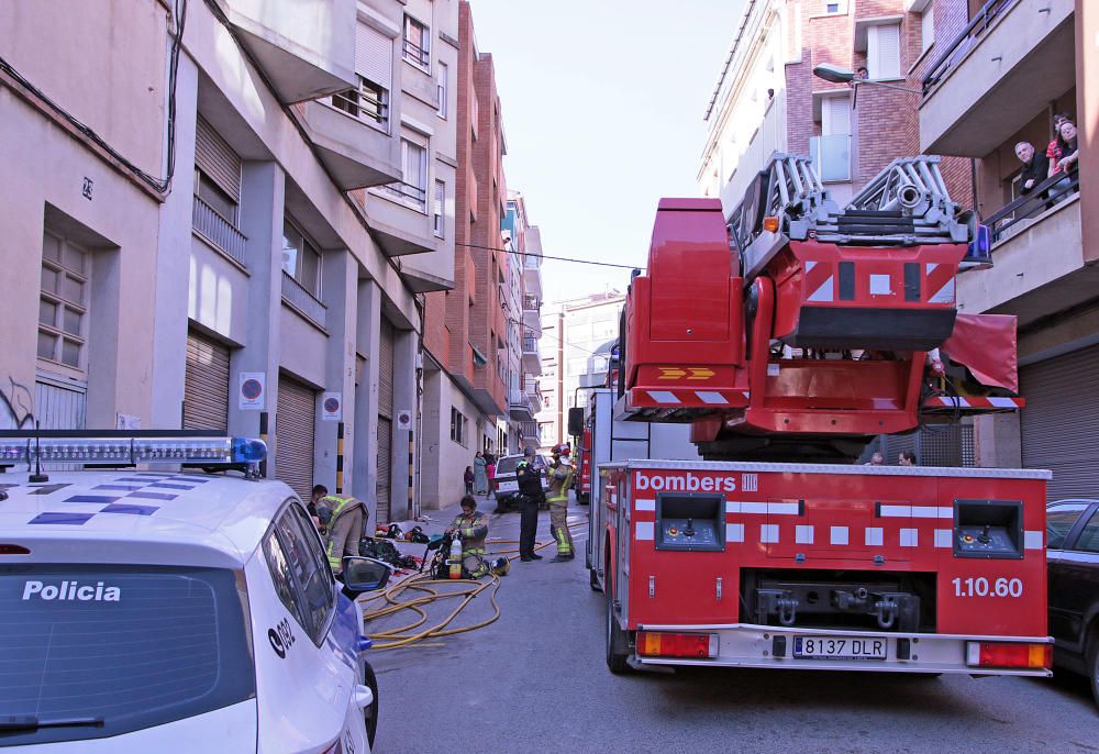 Incendi al carrer General Prim de Manresa