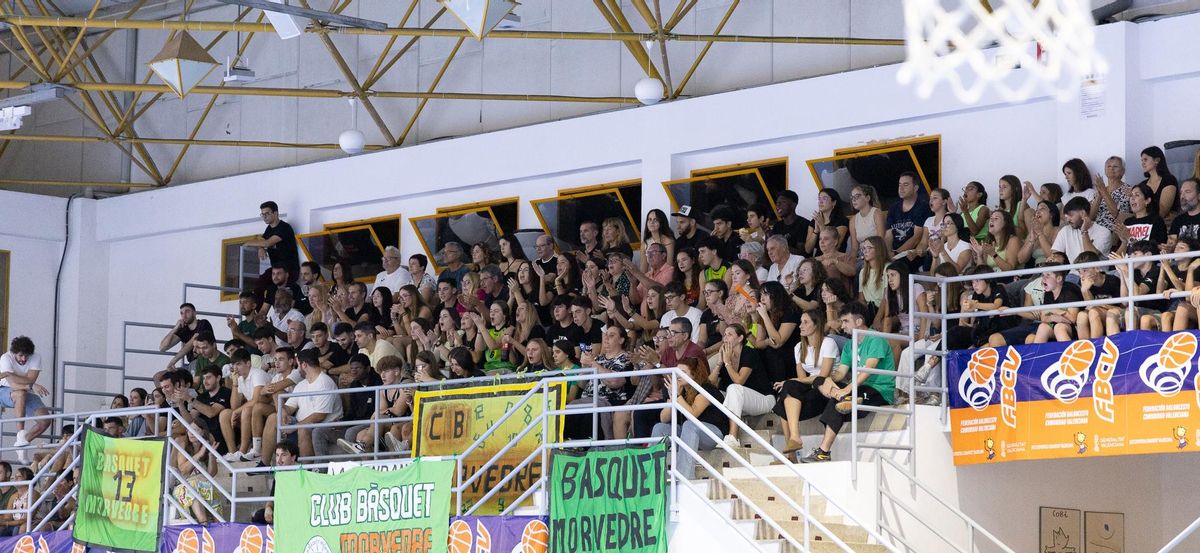 Afición del club saguntino.