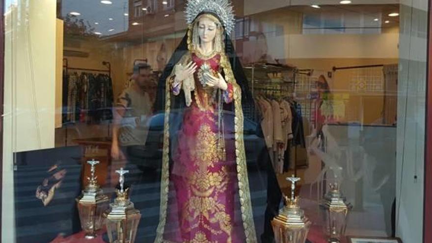 La Virgen Dolorosa en un comercio de Foglietti.