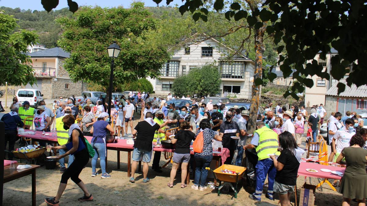 Degustación de migas de pastor en Porto de Sanabria