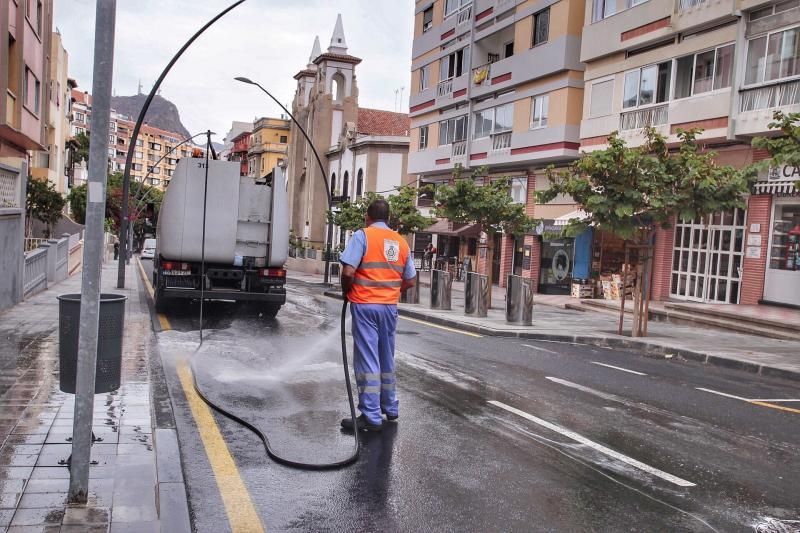 Plan de limpieza en los barrios santacruceros