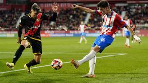 El Girona golea al Rayo Vallecano y recupera la segunda posición, 3-0