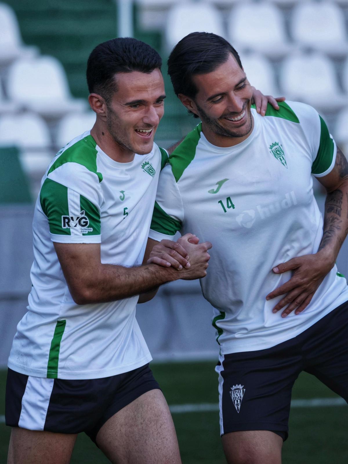 Diego Bri y Sergi Guardiola, sonrientes durante un entrenamiento de esta semana.