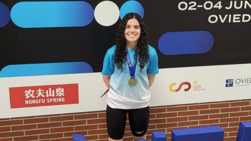 Aitana García y Noel Álvarez destacan en el nacional máster de natación