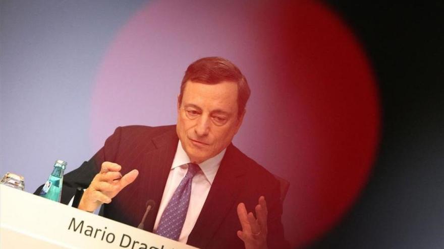 Draghi dice BCE mantendrá una &quot;cantidad muy sustancial de apoyo monetario&quot;