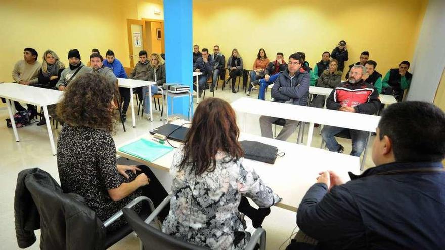 Xurxo Charlín durante su intervención de ayer. // Iñaki Abella