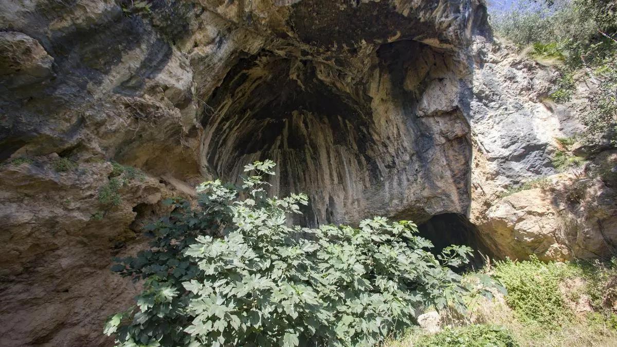 La Cueva Negra de Xàtiva