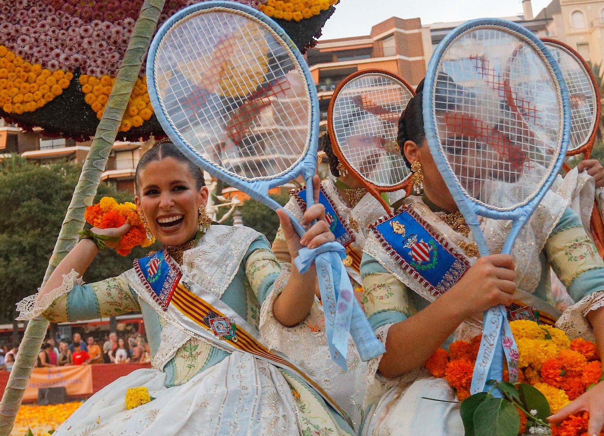 Fin de Feria para Carmen, Nerea y las cortes 2022 en la Batalla de Flores