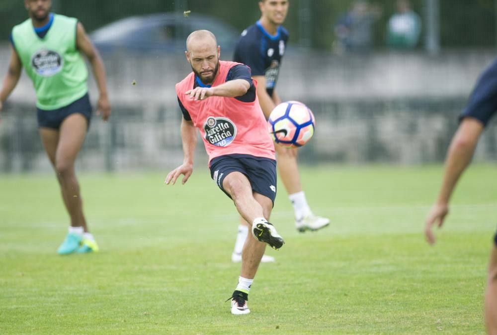 El turco se reincorpora al grupo y el canterano amplía su permiso hasta el jueves a la espera de concretar su nueva cesión