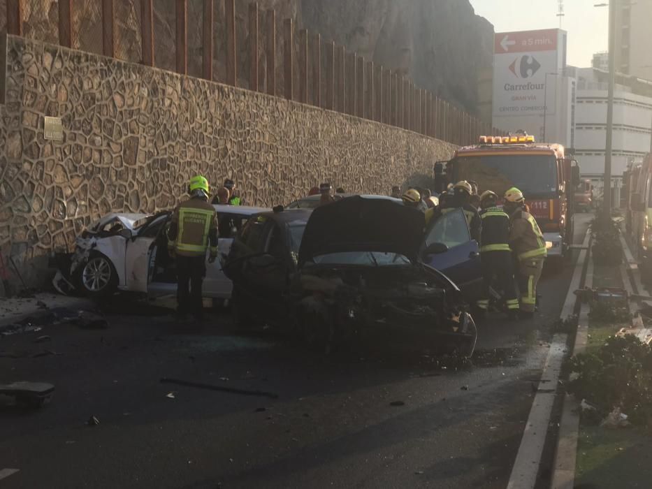 Accidente de tráfico en la avenida de Villajoyosa de Alicante