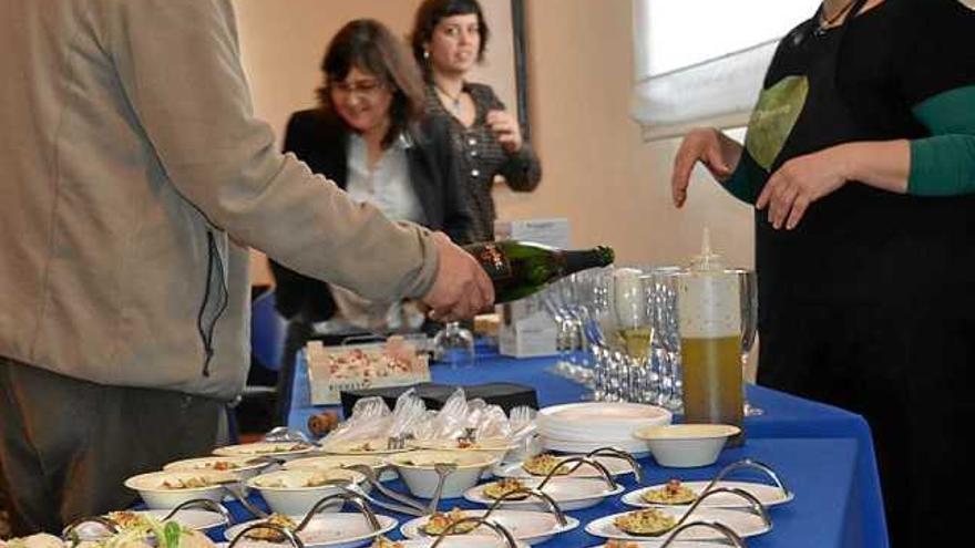 Tast de productes en la presentació de la fira de Calaf