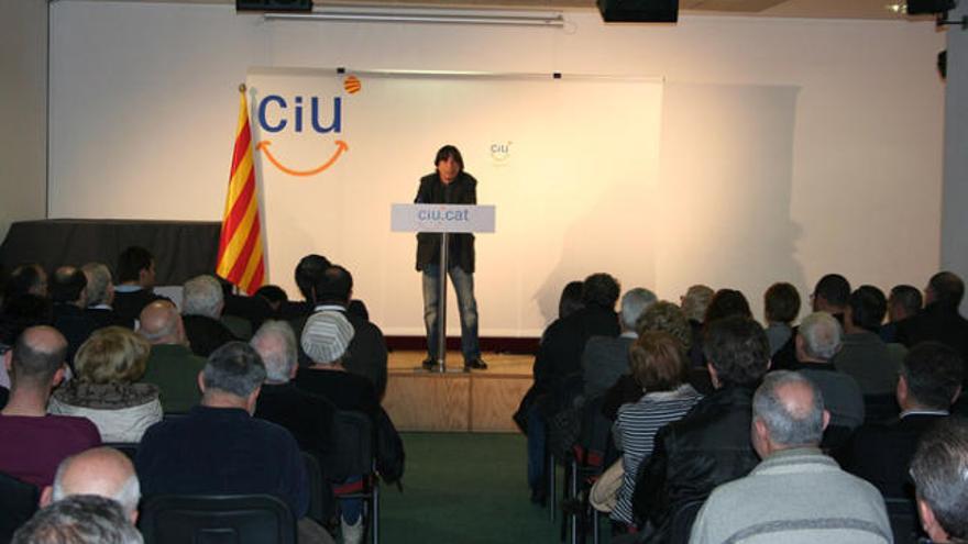 Enric Bagué durant la seva presentació com a candidat.