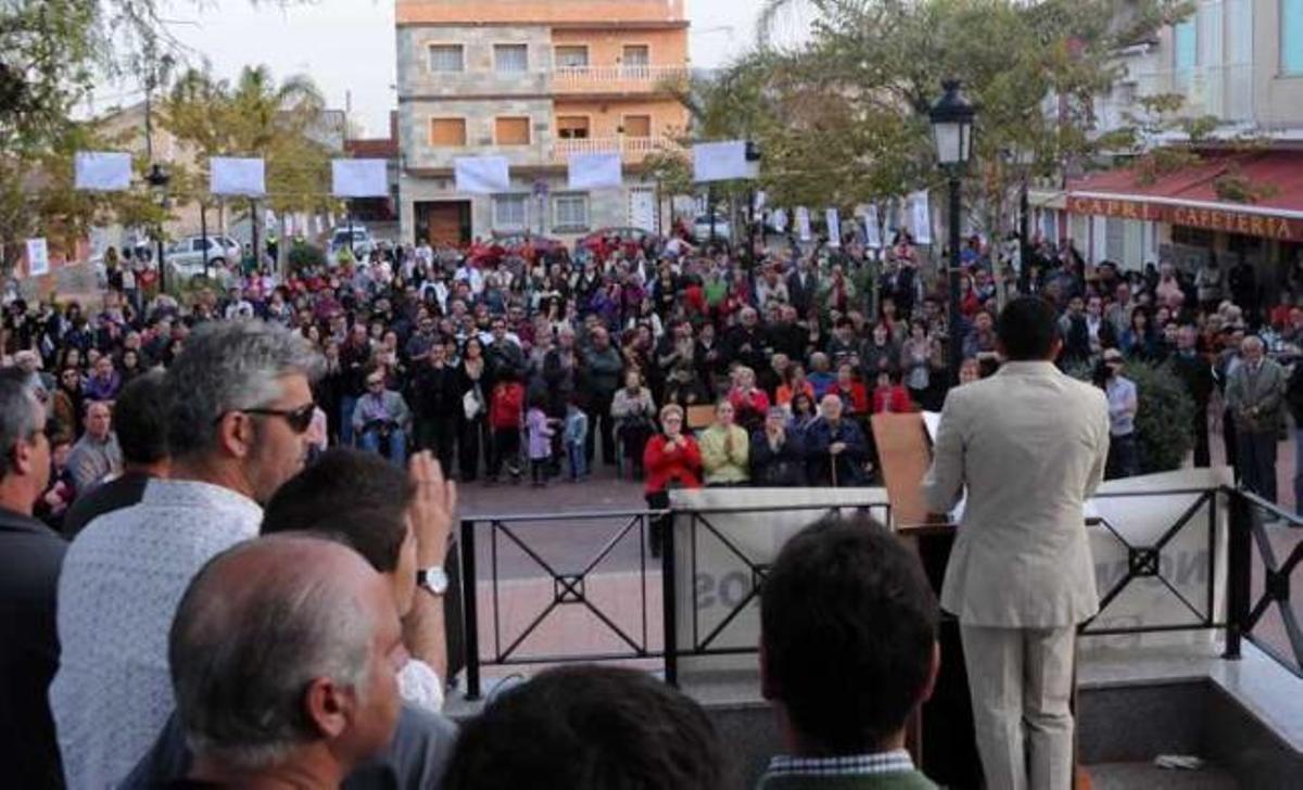 La protesta se escenificó ayer en la pedanía orionala de La Murada.