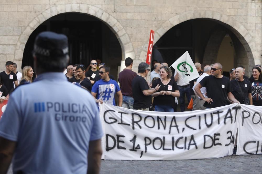 Protesta de la Policia Municipal de Girona per la falta d'efectius