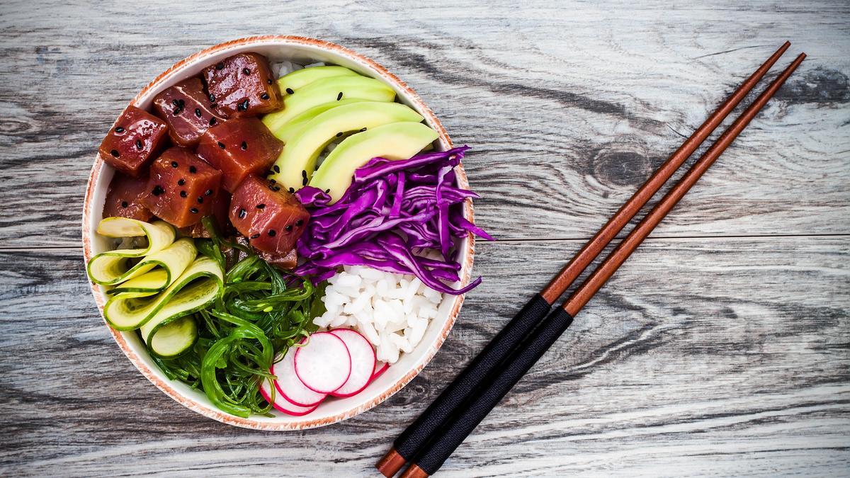 Receta fácil y rápida de poke bowl