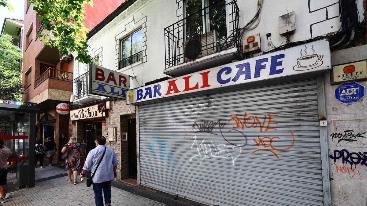 Bar 'Alie' de la avenida América, en cuyas inmediaciones tuvo lugar la paliza mortal en la madrugada del domingo 30 de mayo.