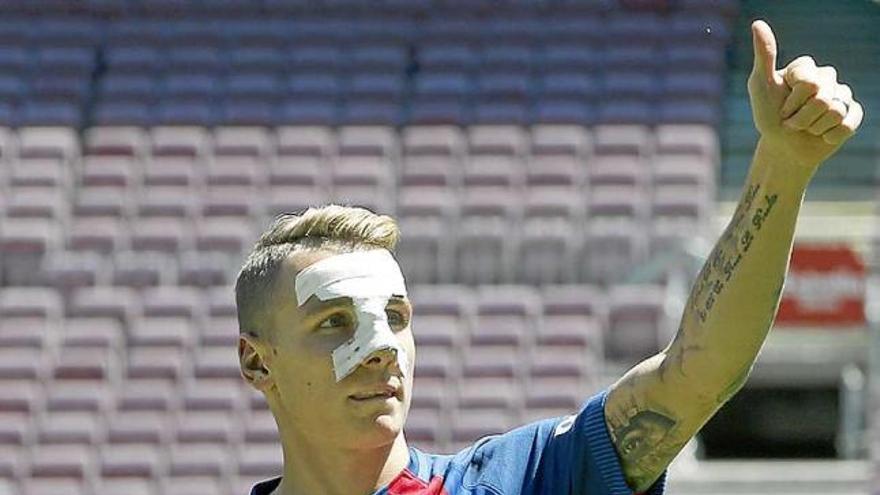 Lucas Digne, durant la presentació d&#039;ahir a la gespa del Camp Nou