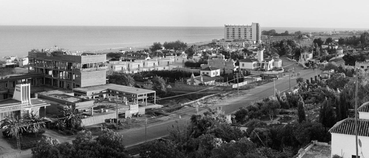 Torremolinos en otoño de 1959, cuando era un barrio de Málaga.