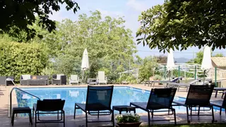 El empleo del verano: una empresa busca ‘catador de piscinas’ y ofrece alojamiento por 1.850 euros al mes