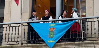 El Ventolín inaugura el Carmín de la Pola con una defensa de la "identidad y autenticidad" de la fiesta