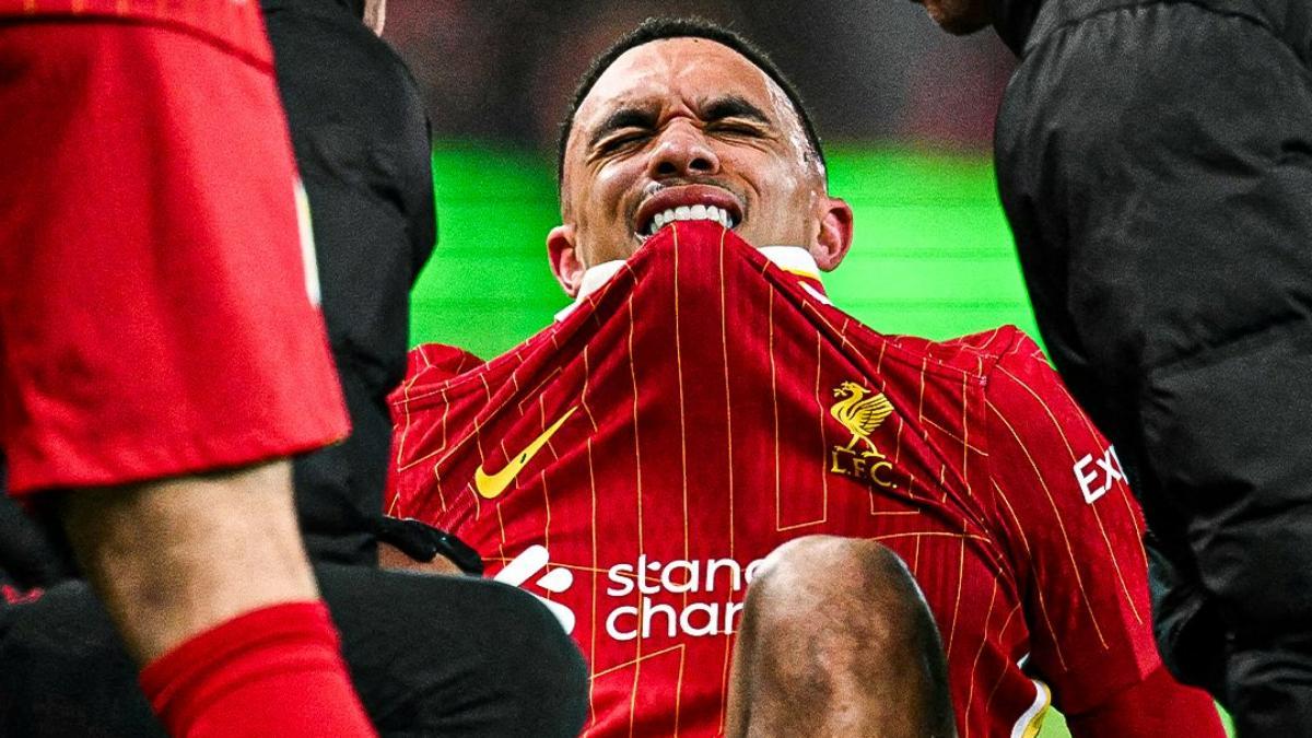 Alexander-Arnold tuvo que retirarse del Liverpool-PSG tras sufrir una torsión en su rodilla derecha