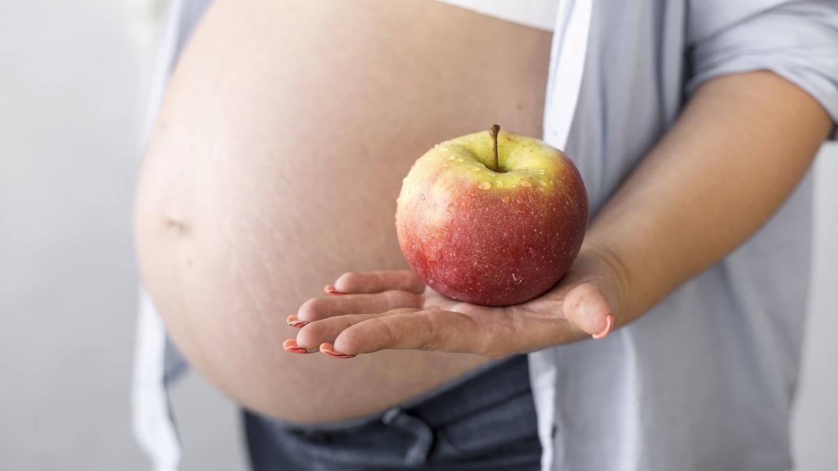 Según un estudio, llevar una dieta mediterránea mejoró el bienestar y la calidad del sueño de las mujeres embarazadas