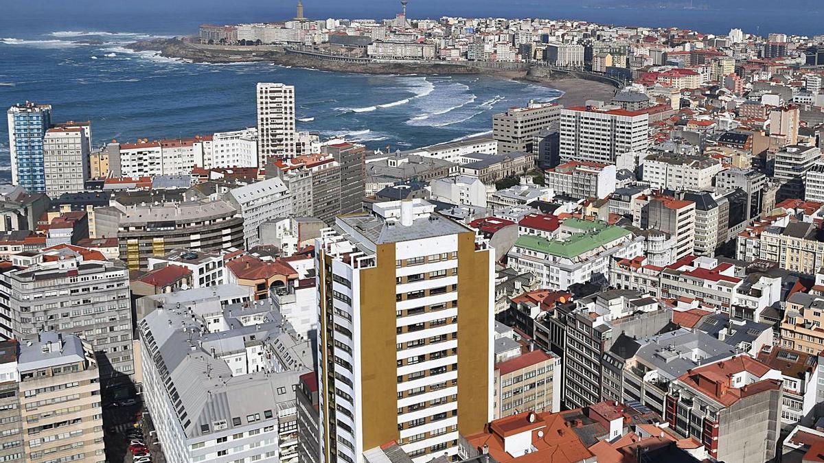 Vista aérea de la ciudad de A Coruña.   | // CARLOS PARDELLAS