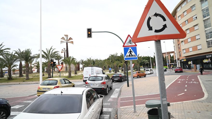 Elche gana 3.000 vehículos en el último año e ingresará 14 millones por su impuesto y los vados
