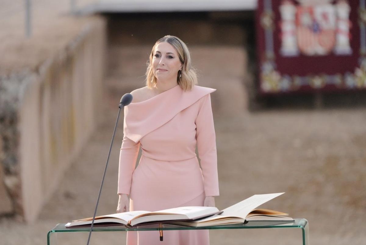 María Guardiola toma posesión como presidenta de la Junta de Extremadura