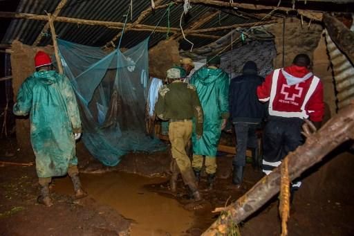 Al menos 20 muertos al reventar una represa en Kenia