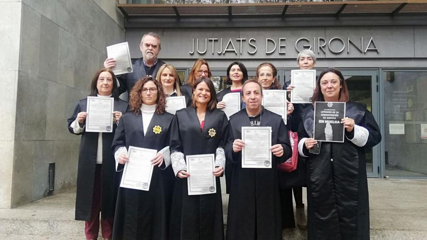 Concentració de lletrats davant dels jutjats de Girona el desembre passat. | ARIADNA SALA