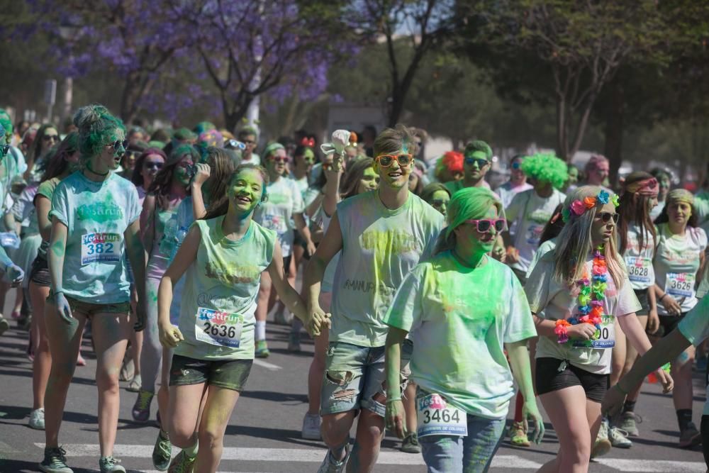 La primera edición de «FestiRun» combina deporte y diversión en una carrera que logró reunir a multitud de personas