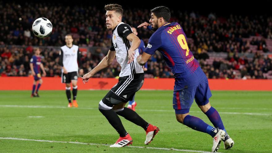 El Barça pren avantatge però decidirà Mestalla