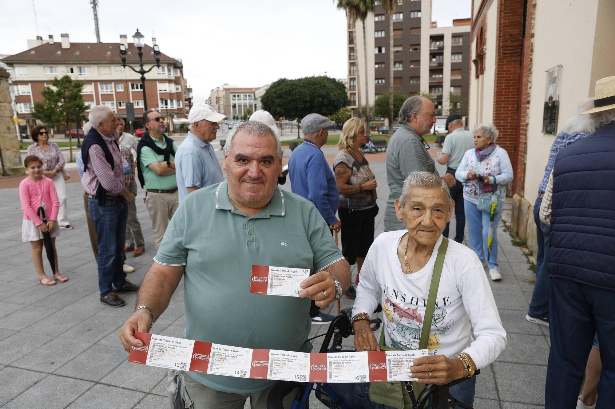 El inicio de la renovación de abonos de la feria taurina de Gijón, en imágenes