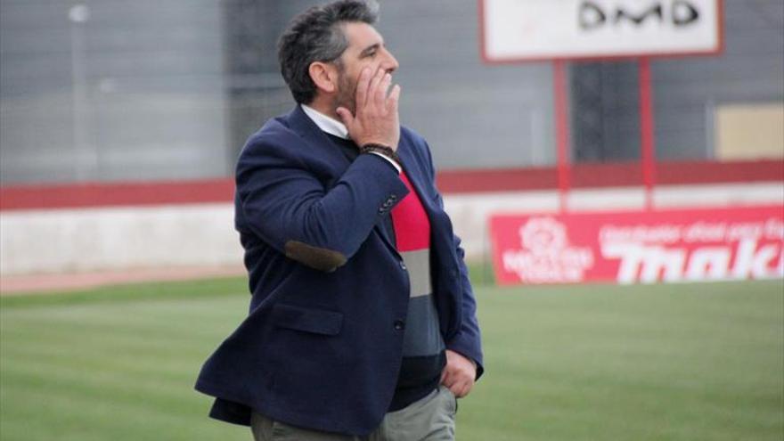 El Don Benito refuerza la posición de Juan García al frente del equipo