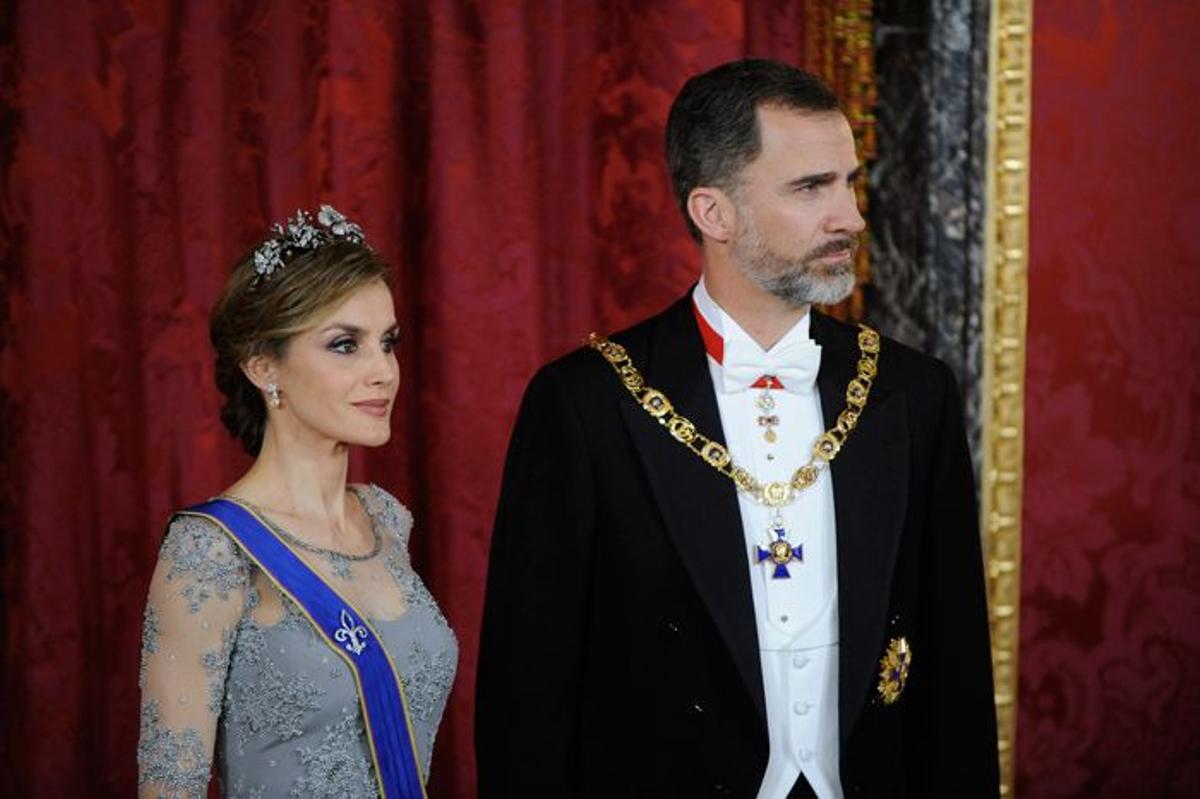 Los Reyes durante la cena de gala en honor al presiente de Colombia