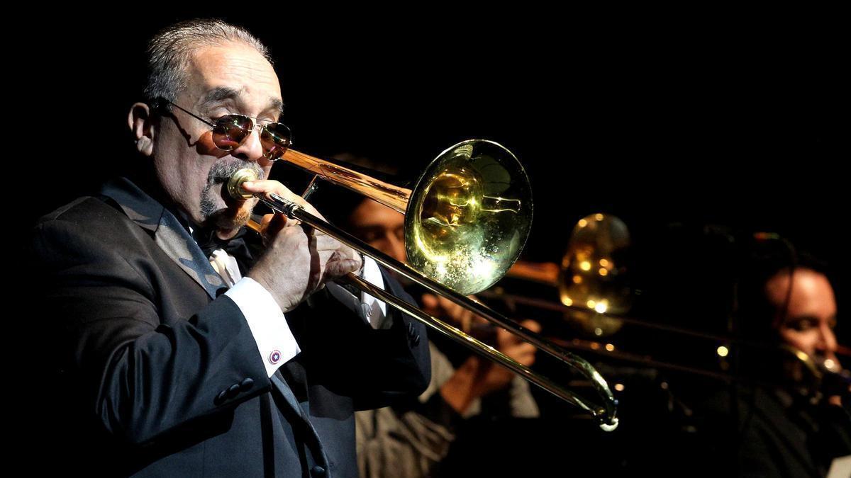 「イディリオ」などサルサの象徴的なミュージシャンでパフォーマーのウィリー・コロンが死去