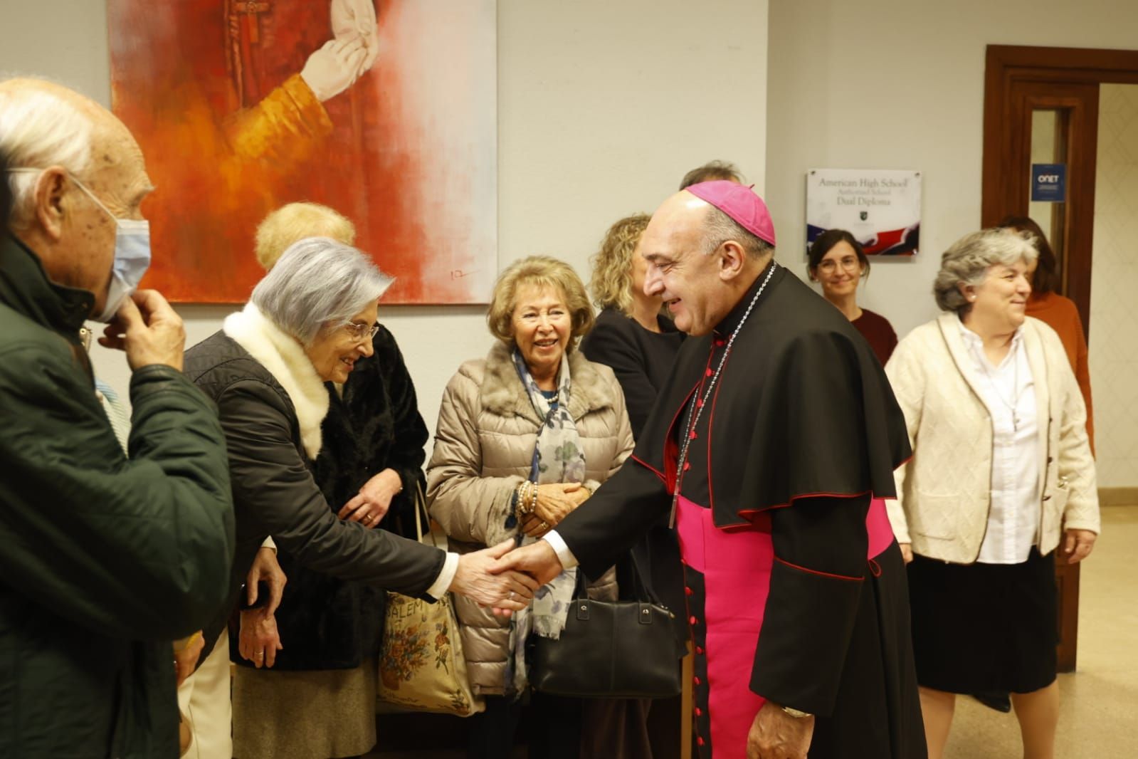 El nuevo arzobispo, Enrique Benavent, en el colegio Jesús-María