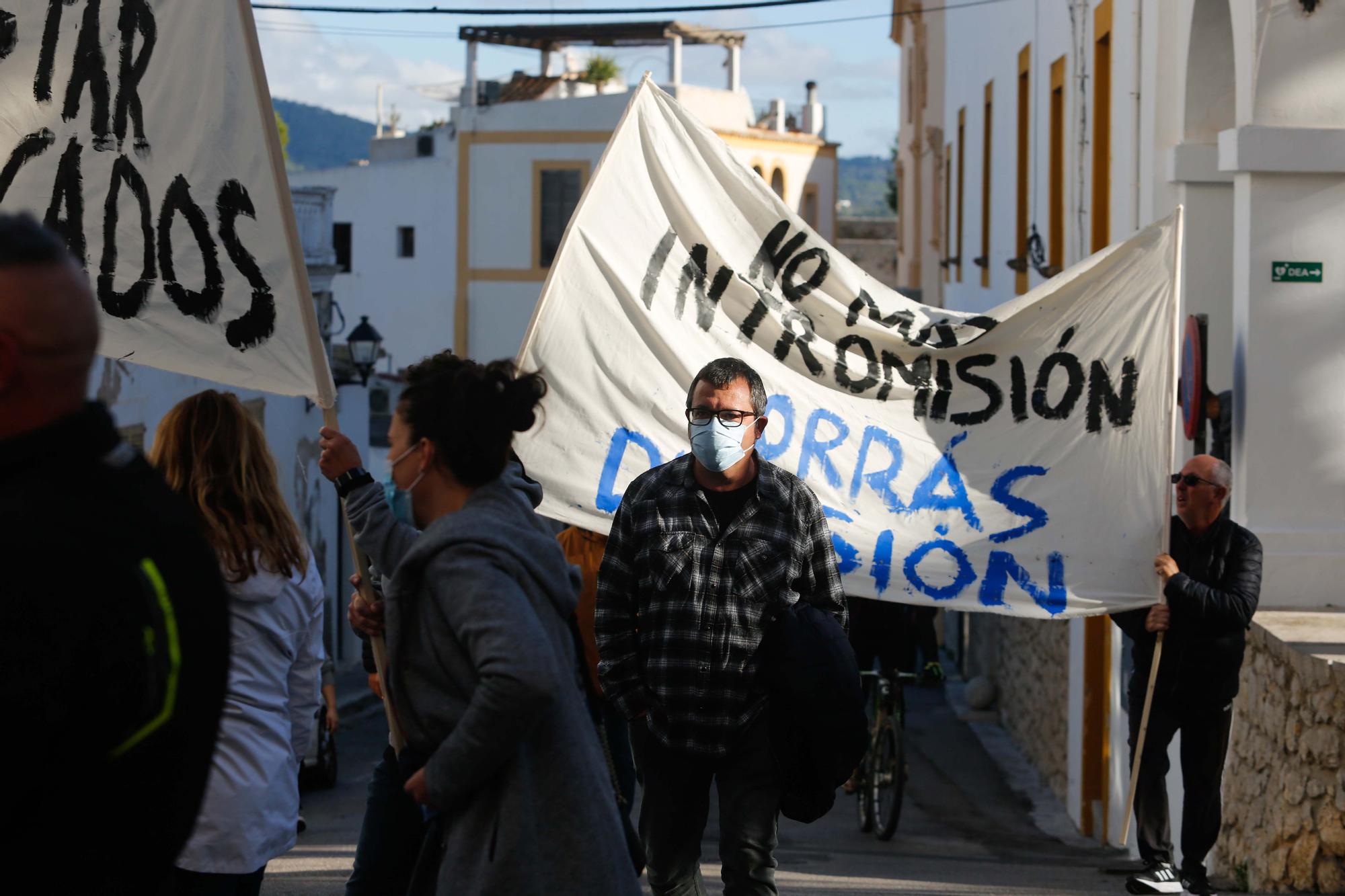 Protesta de los taxistas de Ibiza.