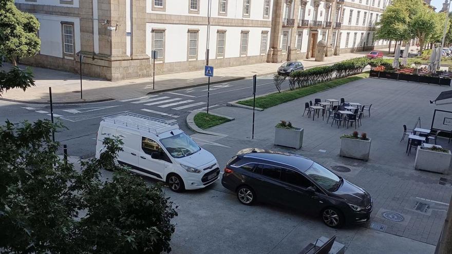 El BNG alerta de aparcamientos indebidos en As Atochas | LOC