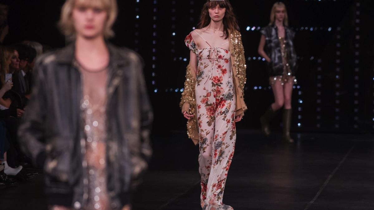 PFW: Saint Laurent Primavera/Verano 2016,  vestido de paillets