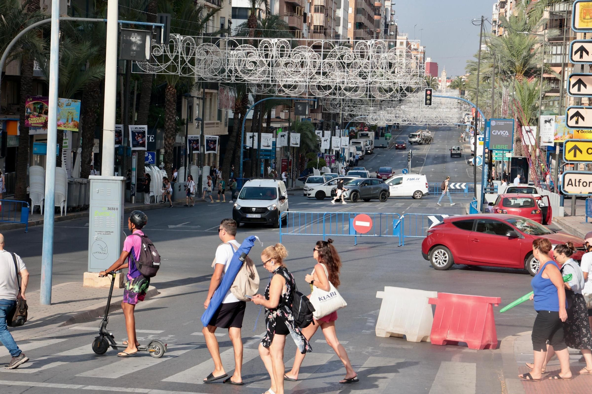 Primeros atascos en Alicante por las Hogueras 2025