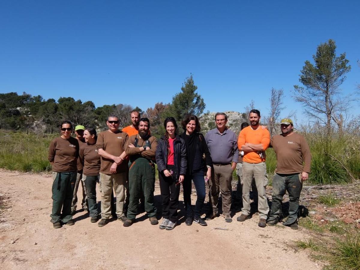 Arbeitsbeschaffungsmaßnahme, die Spaß macht: Renovierung der Wanderhütte.