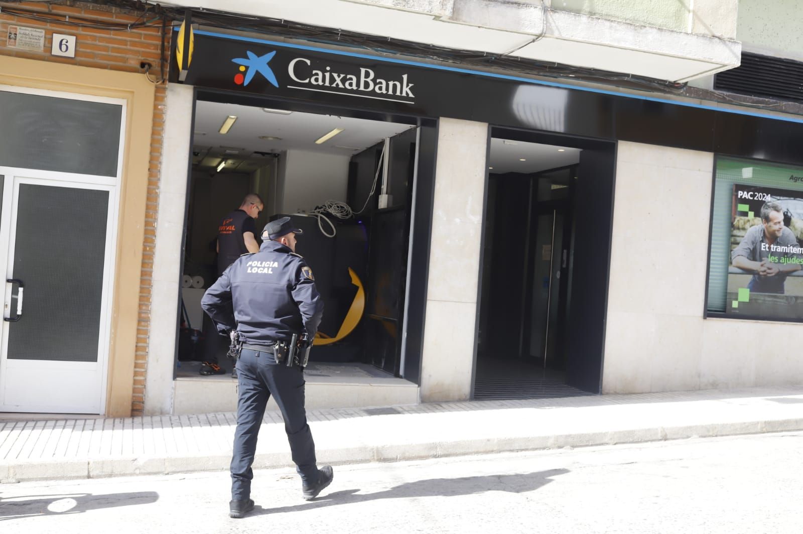 Perpetran un "alunizaje" contra una oficina bancaria de la Llosa de Ranes