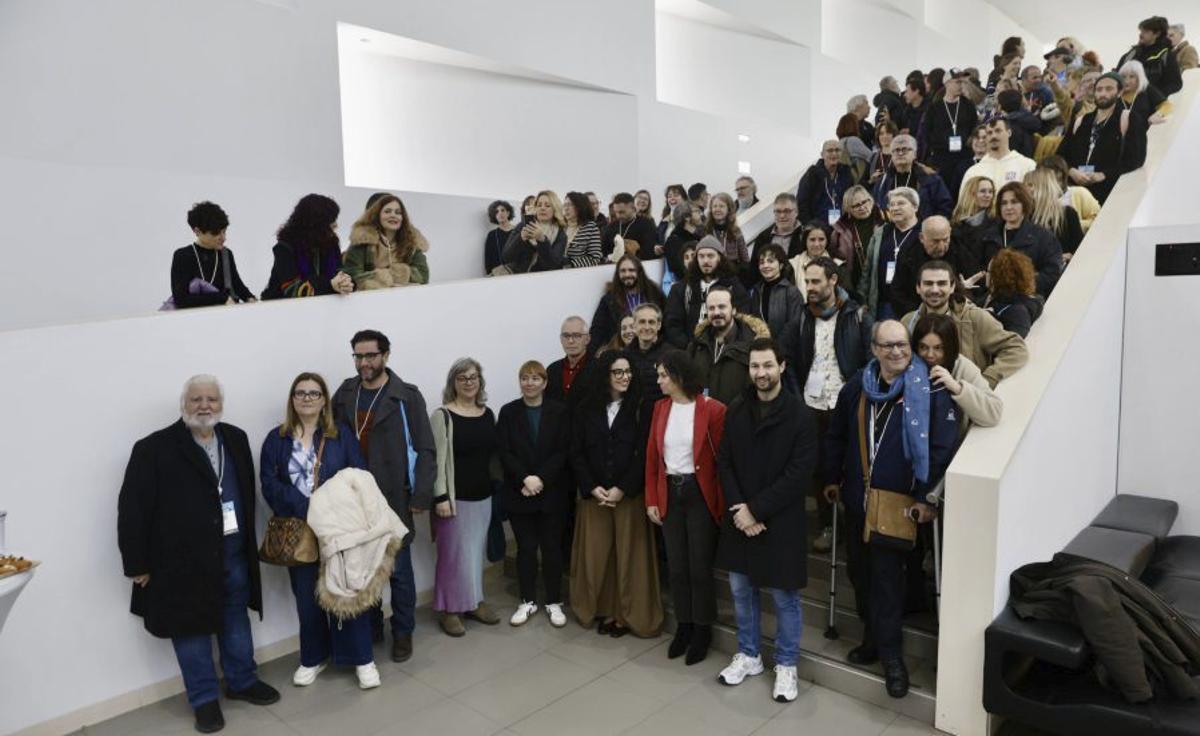 Cargos institucionales y programadores, ayer, en LABoral. | MARCOS LEÓN