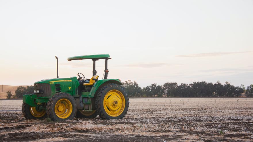 Herido un hombre de 50 años tras quedar atrapado por un tractor en Benicarló