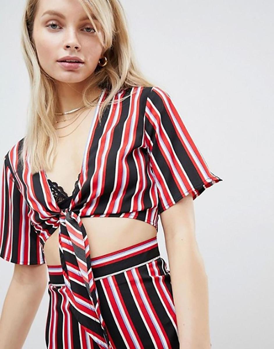 El crop top con rayas multicolor en vertical