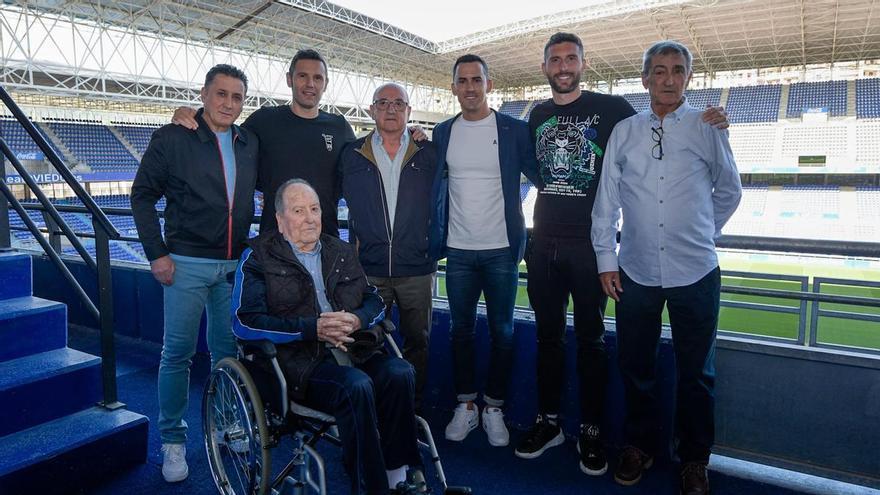 Cervero intenta &quot;renovar&quot; a Bastón: “Si sigues en el Oviedo, llegamos seguro a Primera División”