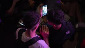 Més de la meitat d’adolescents no saben identificar una notícia falsa