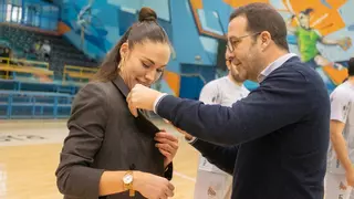 María Prieto O’Mullony recibe la insignia de plata del Balonmano Zamora